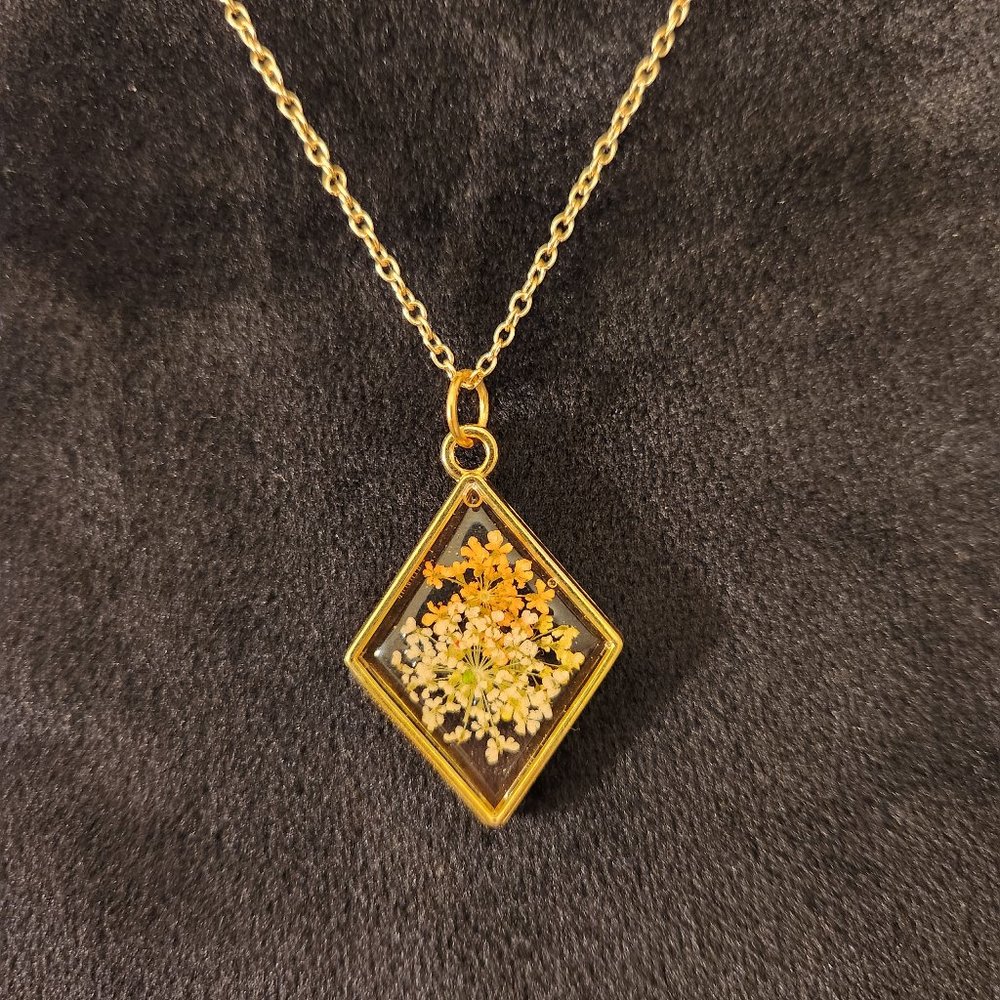 Gold and White Flower Necklace 18-21 inches